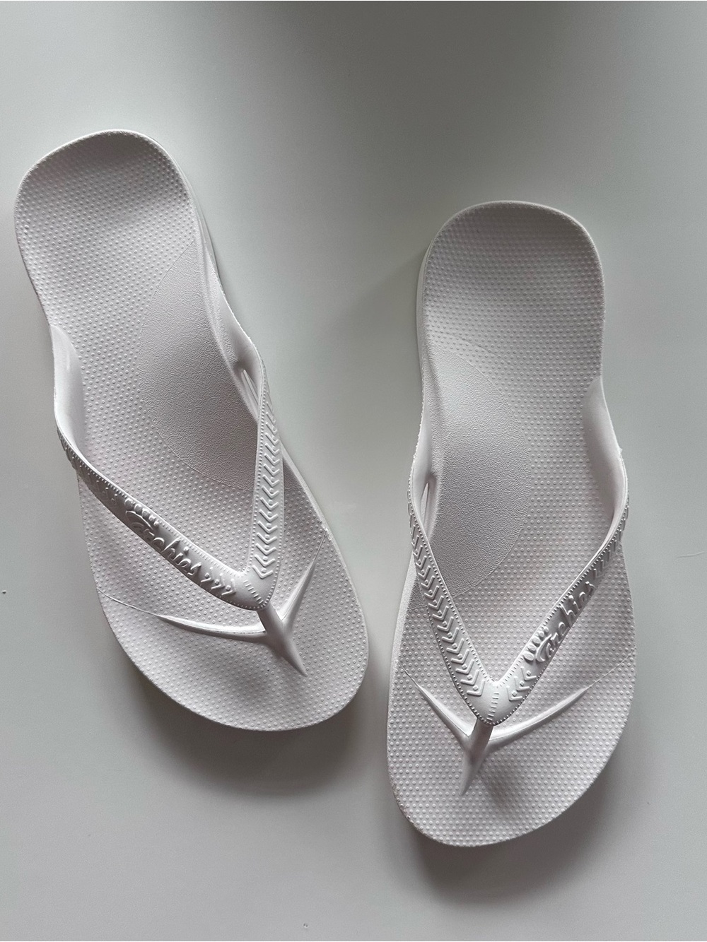 Archies | arch support flip flops white, like new W7 - Picture 9 of 16